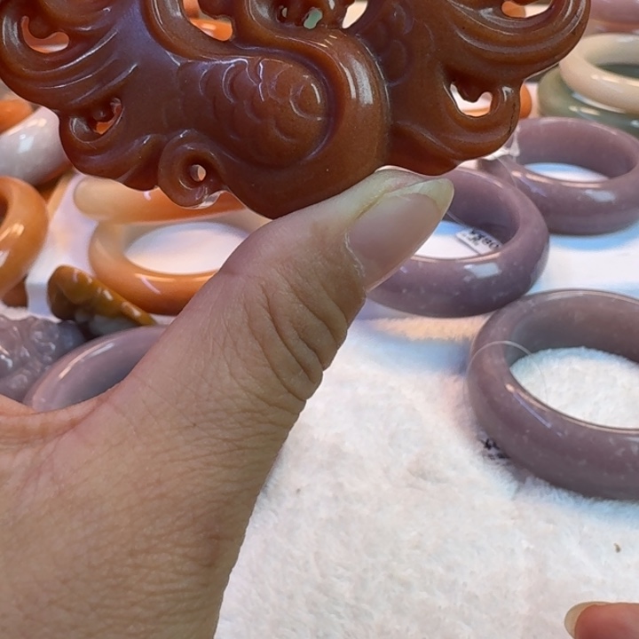 石英岩玉未镶嵌手镯