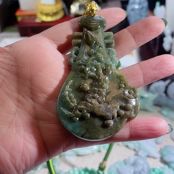 翡翠颈饰未镶嵌翡翠老料子琵琶知音