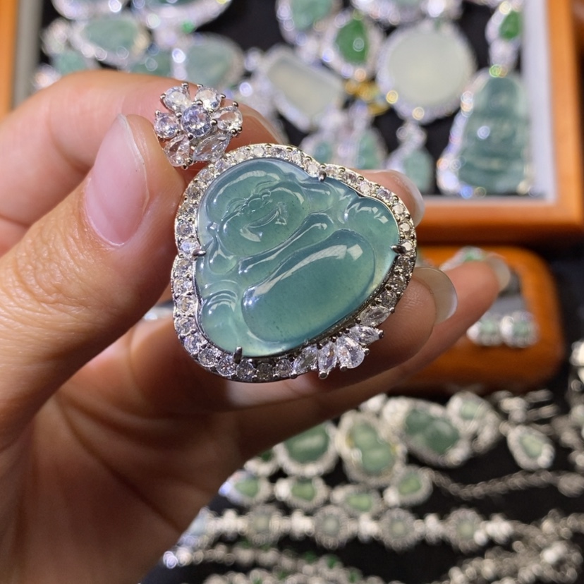 【闪购商品】翡翠颈饰未镶嵌天然