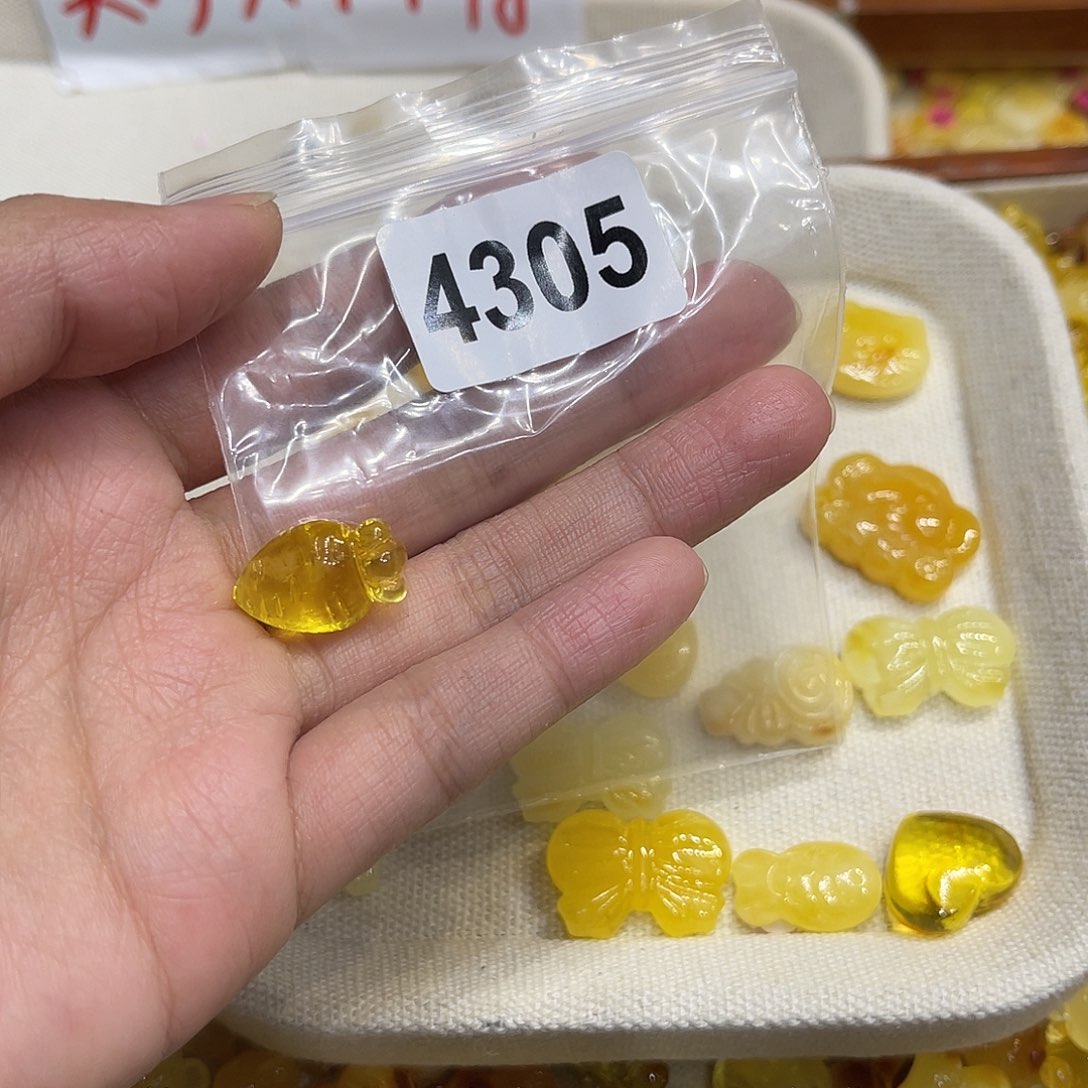 琥珀未镶嵌珠宝奇石蜜蜡