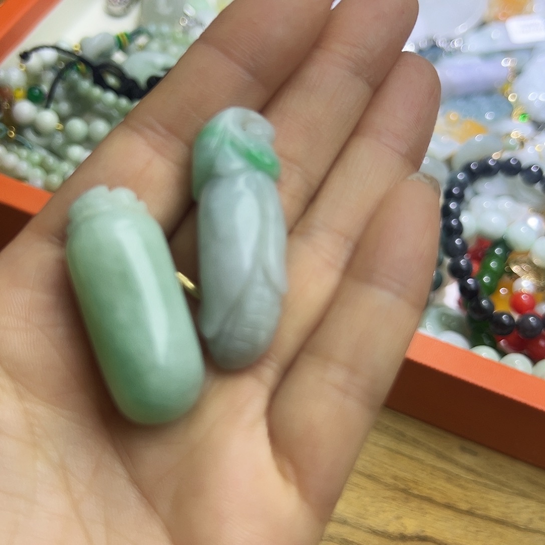 翡翠未镶嵌颈饰富贵