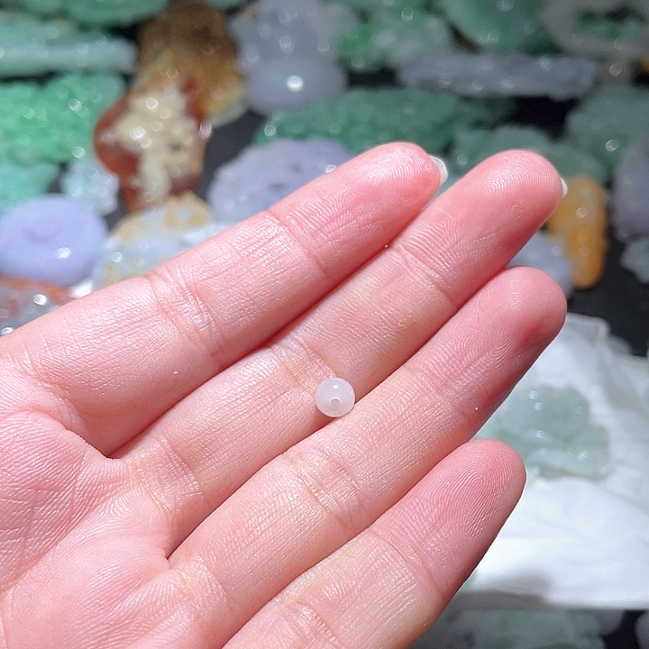 颈饰未镶嵌翡翠M****?