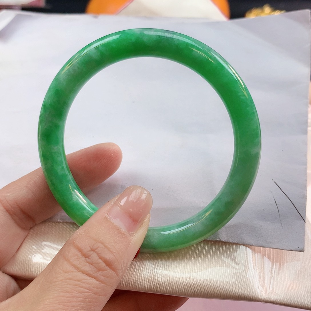 翡翠手镯未镶嵌55圈圆2472