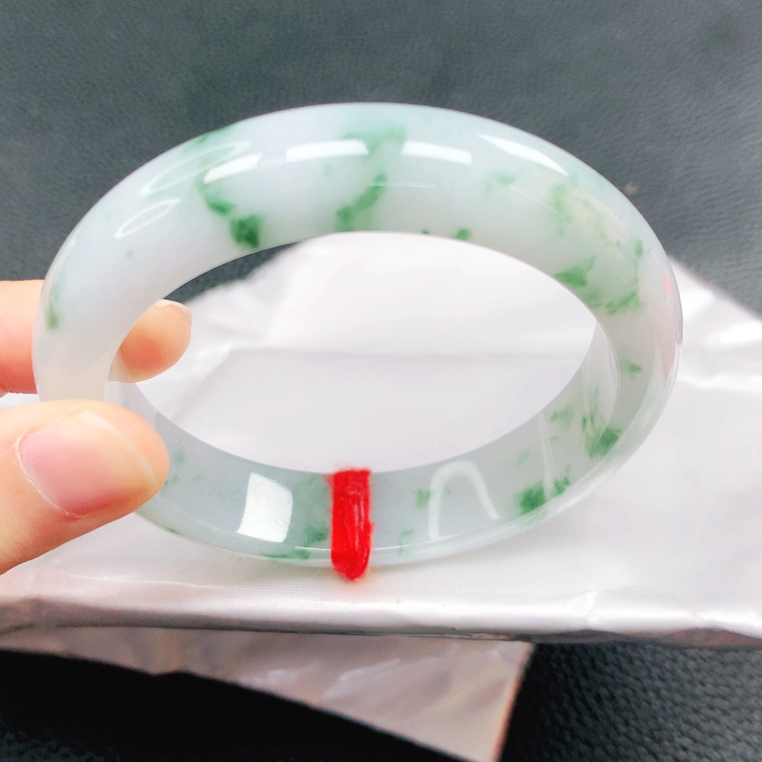 翡翠未镶嵌手镯55圈