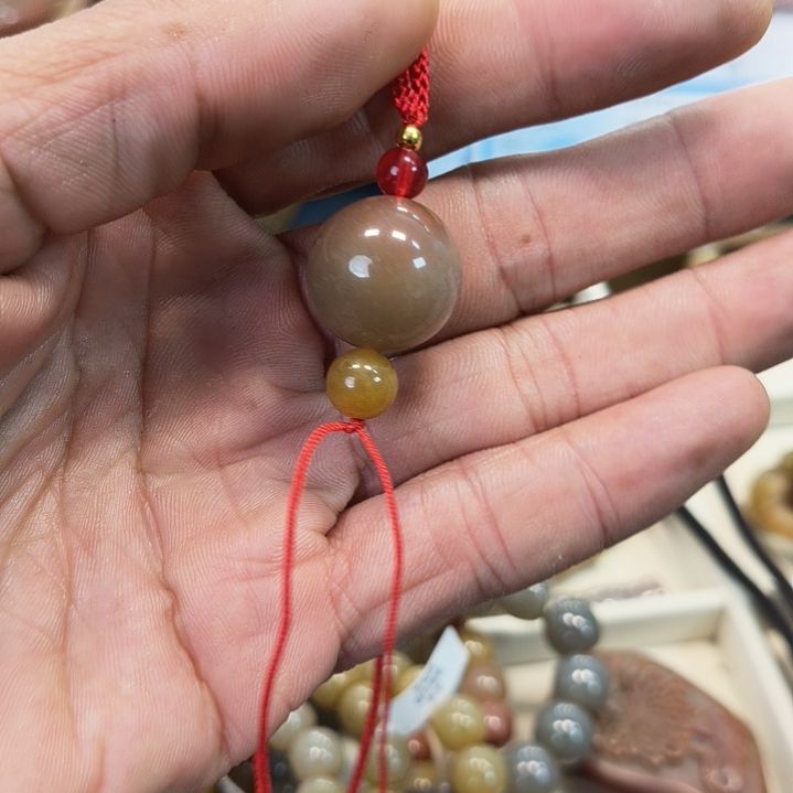 石英岩玉未镶嵌吊坠