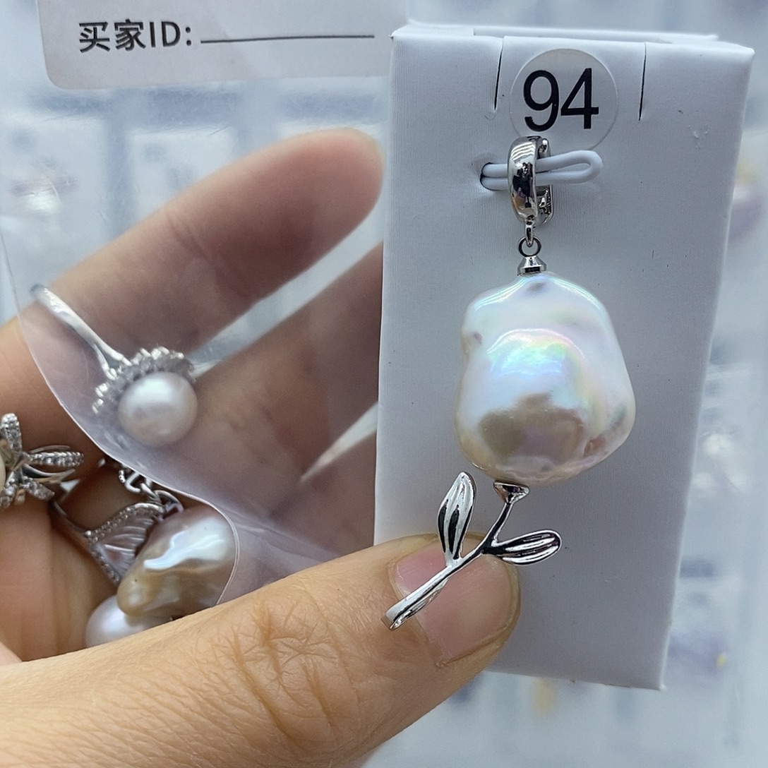 钛钢淡水珍珠颈饰