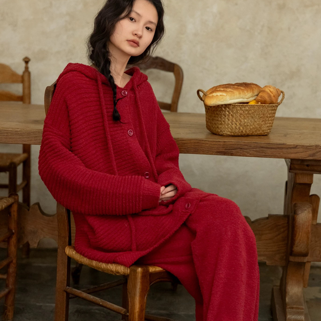 族马士 半边绒本命红戴帽睡衣家居服