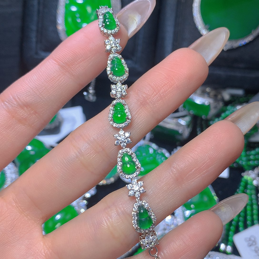 翡翠颈饰银S925镶嵌翡翠