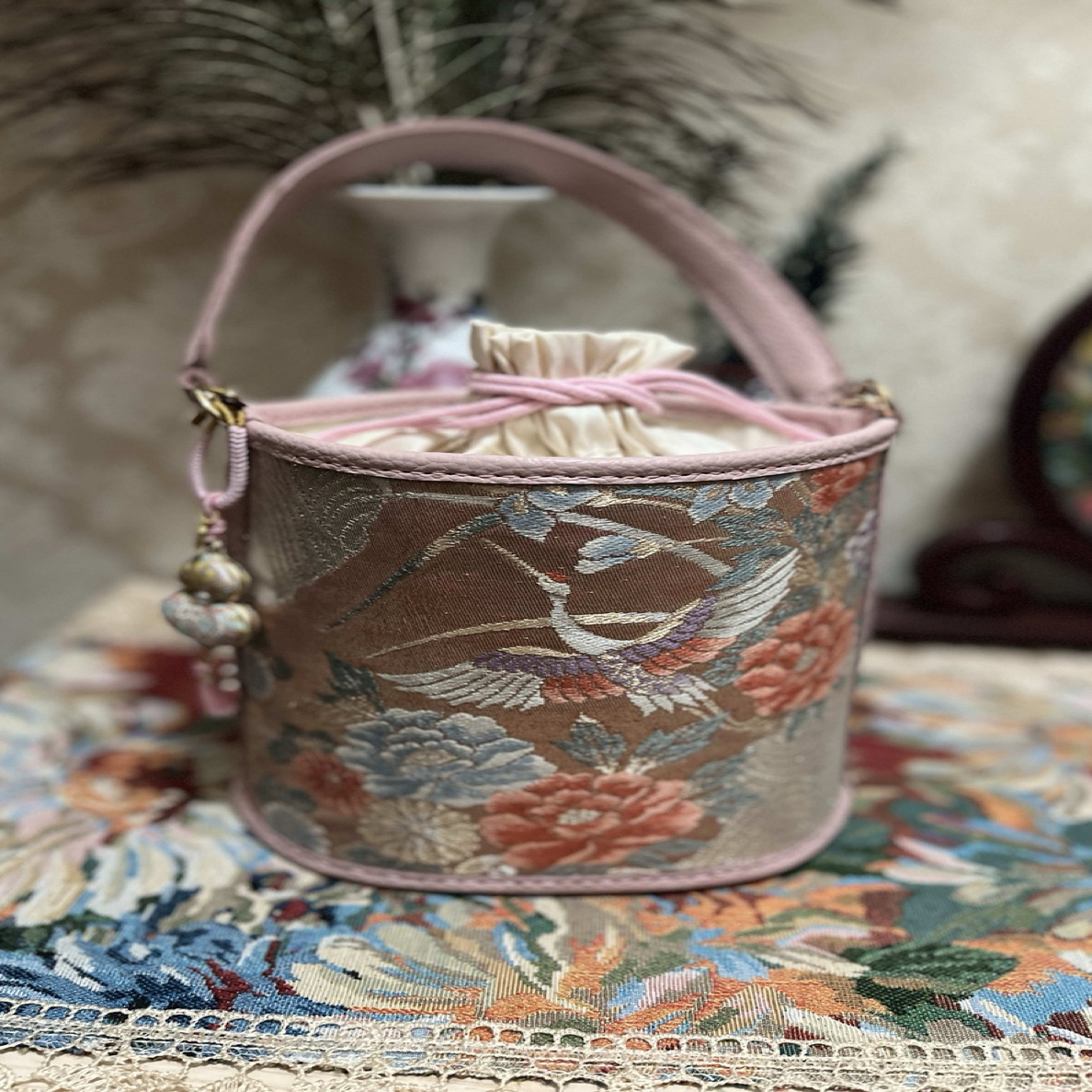 西针织用途茶席，桌旗，中国式马甲，包包，云肩等多种手工制作