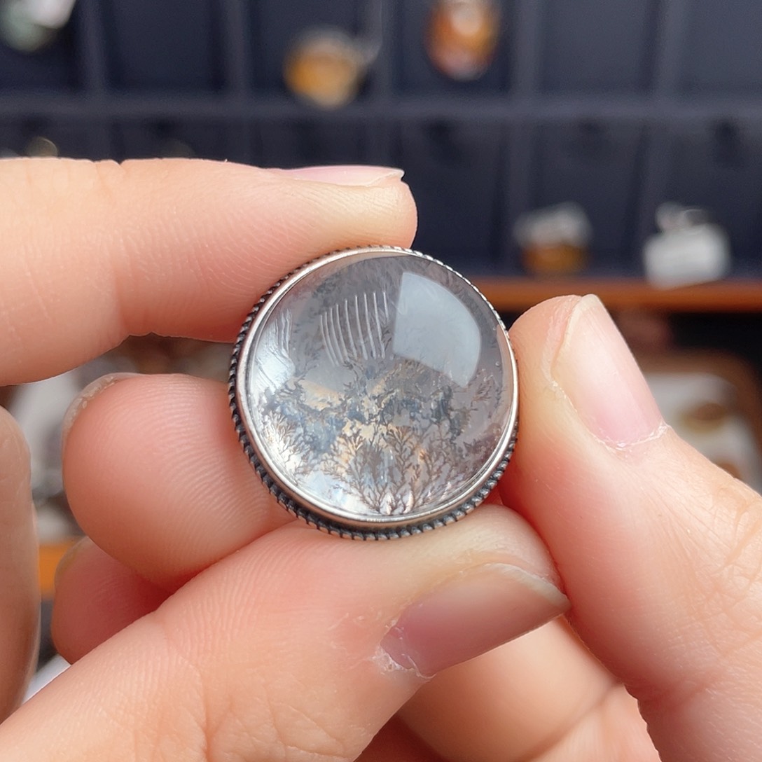 水晶颈饰银S925镶嵌小**?