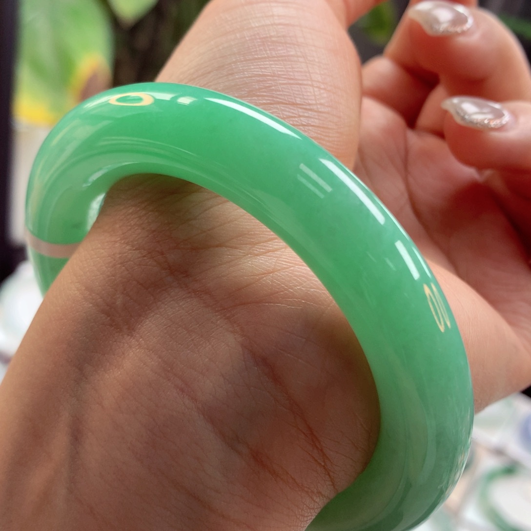 翡翠手镯未镶嵌58圆50号88