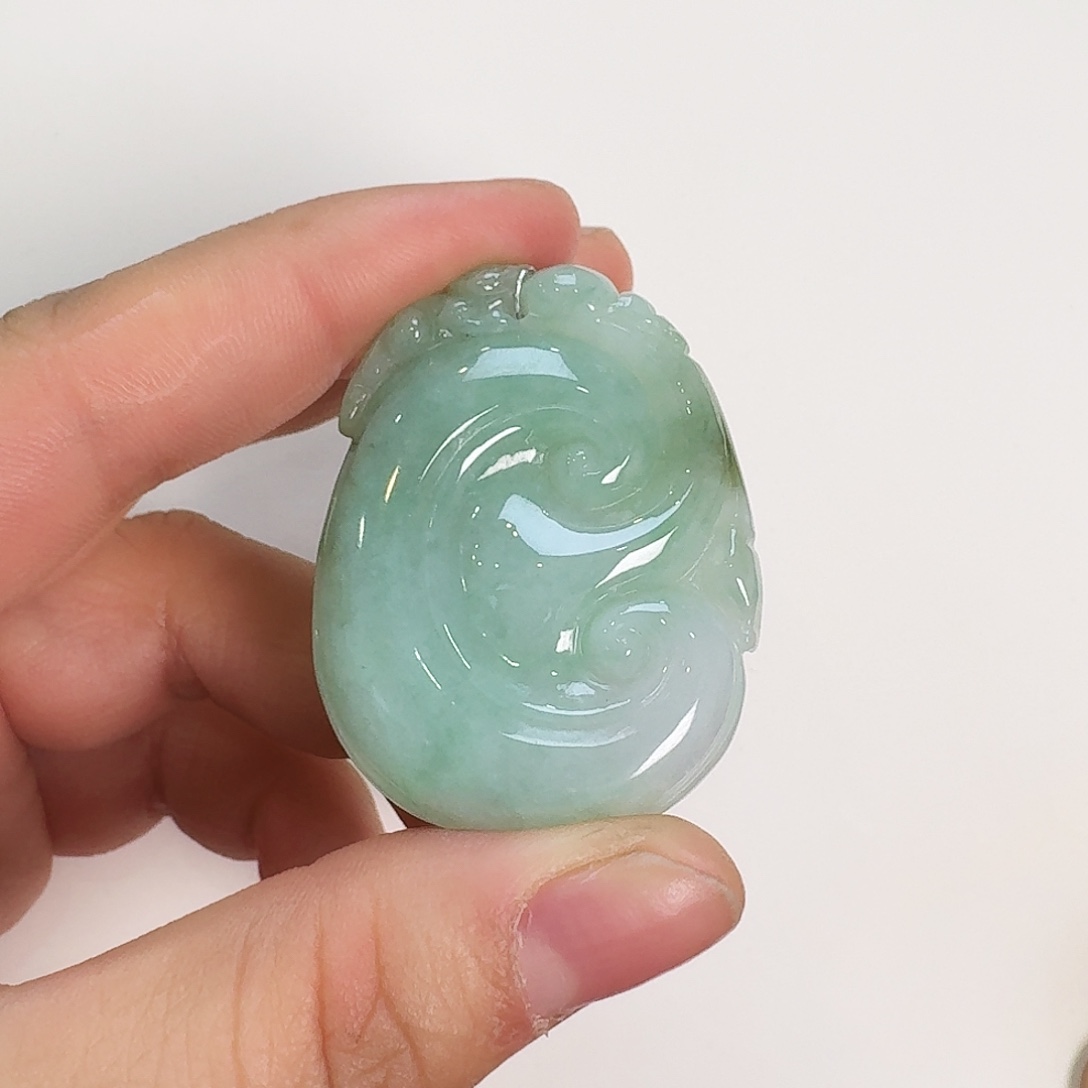 翡翠颈饰未镶嵌如意