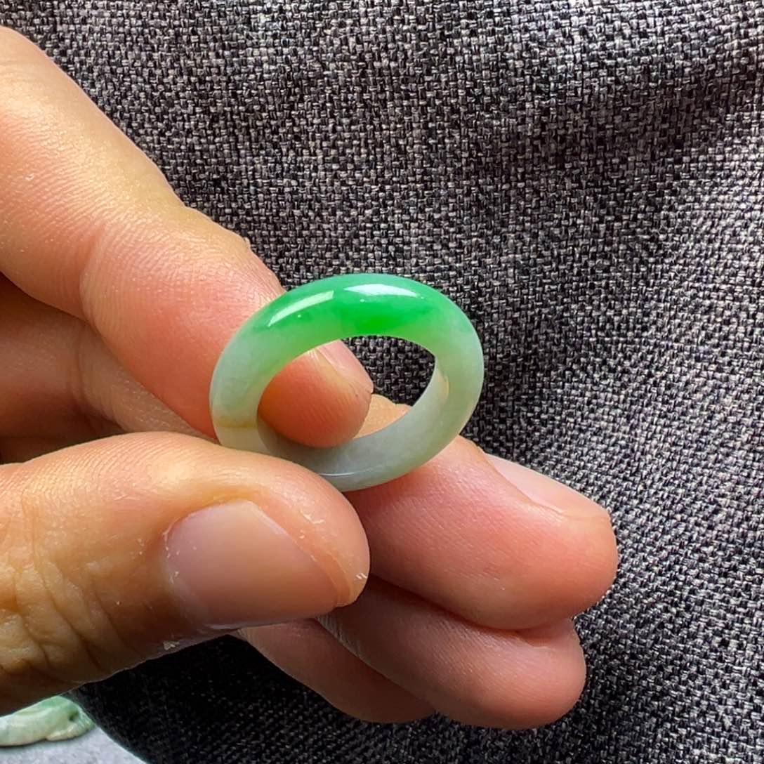 翡翠未镶嵌颈饰66666