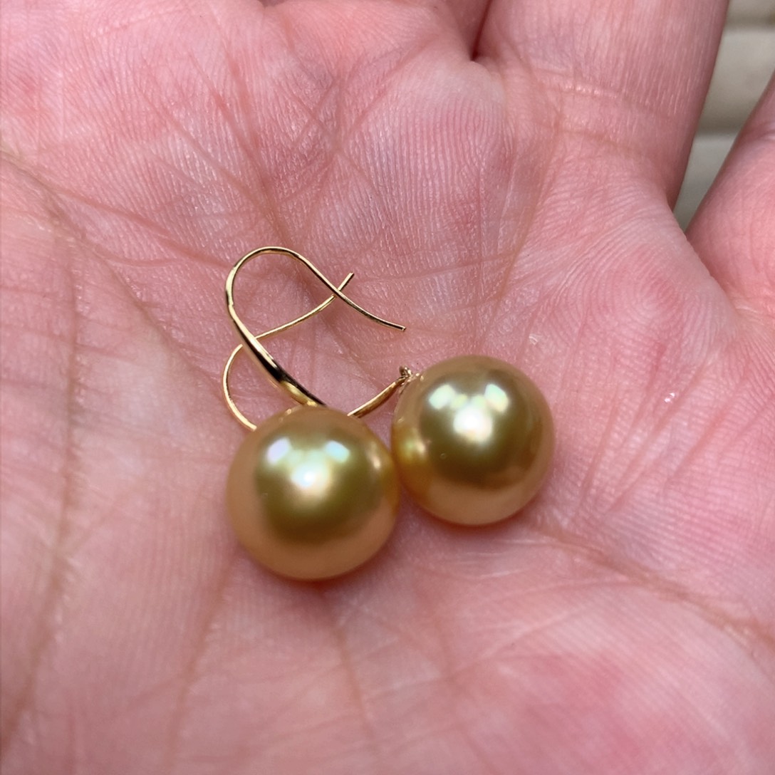 18K金镶嵌耳饰海水珍珠