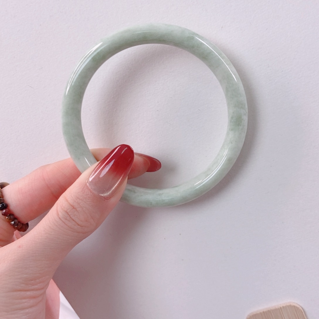 蓝田玉（蛇纹石化大理石玉）手镯未镶嵌陈**呀