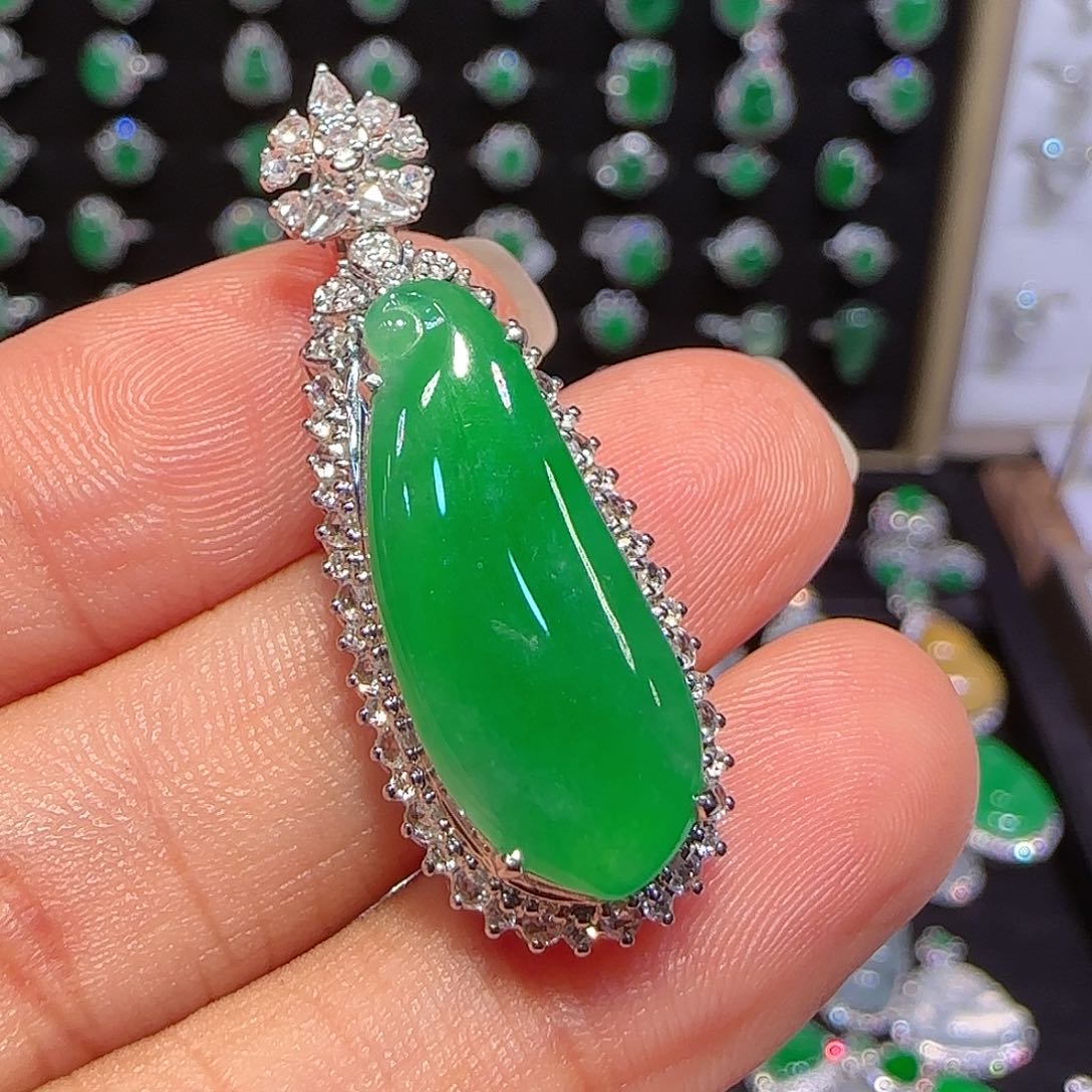 翡翠吊坠(不含链)18K金镶嵌福瓜