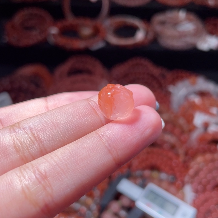 南红玛瑙未镶嵌草莓1252打孔备注