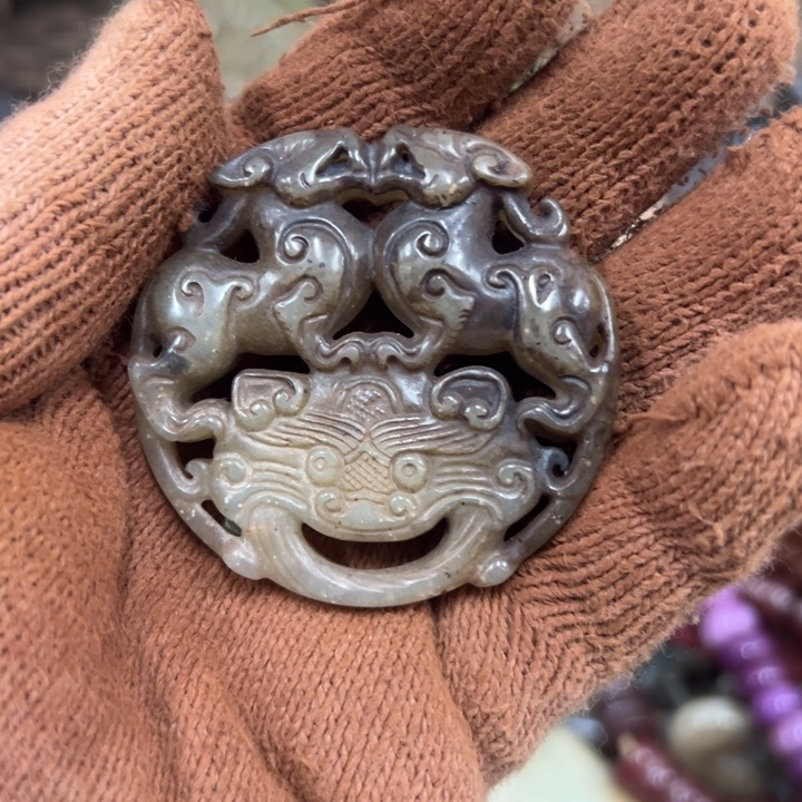 和田玉（青白玉）未镶嵌挂件