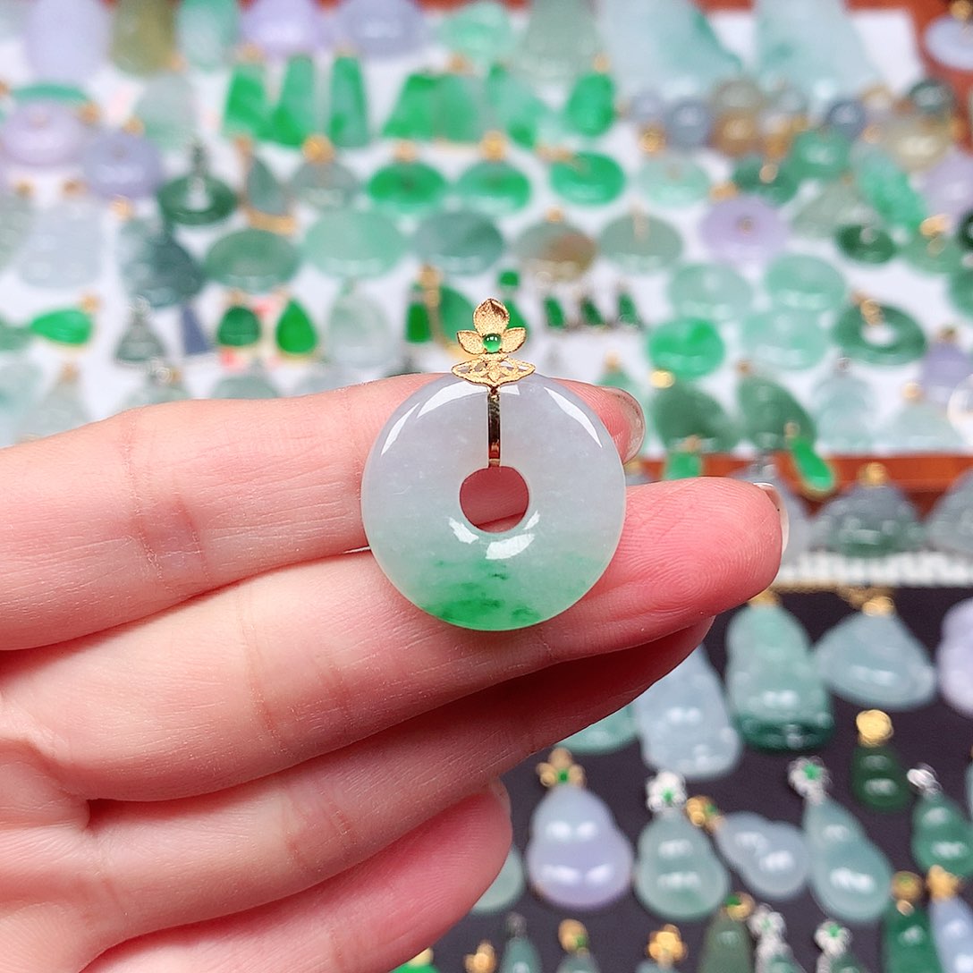 翡翠颈饰18K金镶嵌H****?天然翡翠A货