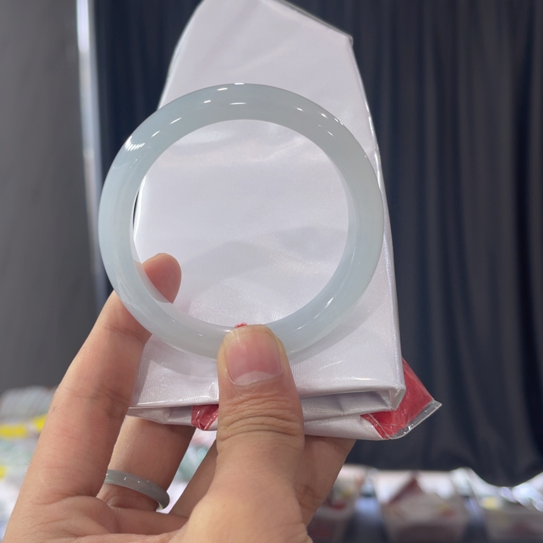 翡翠手镯未镶嵌火****馆纯天然缅甸翡翠A货