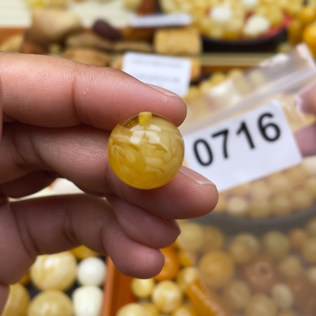 琥珀珠宝奇石未镶嵌