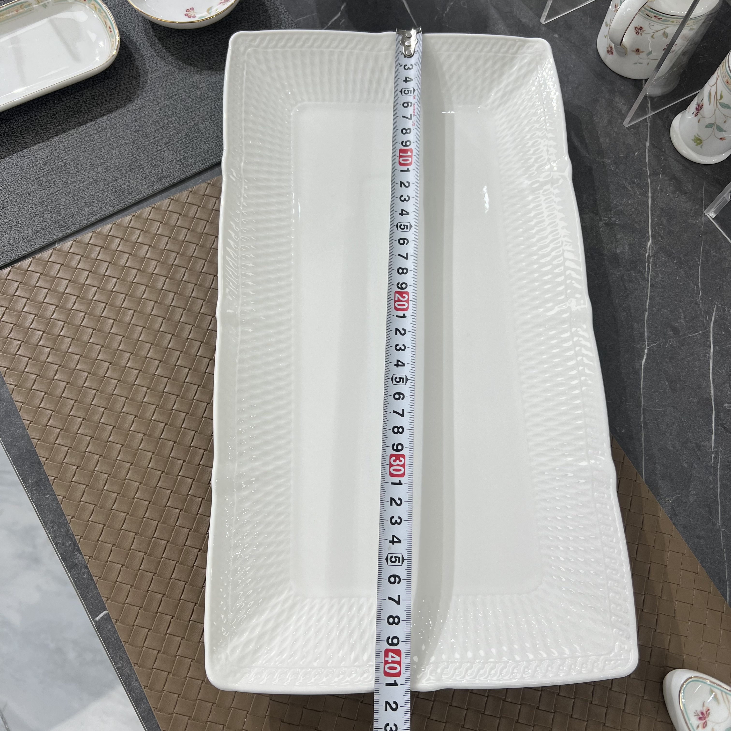 16.5寸长方盘景德镇骨瓷至尊东方浮雕系列 2个