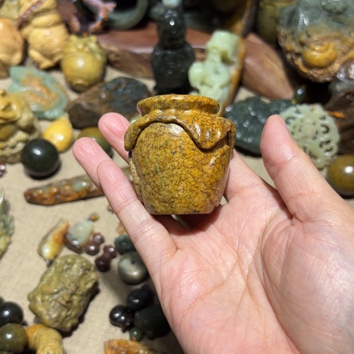 和田玉（糖玉）未镶嵌挂件