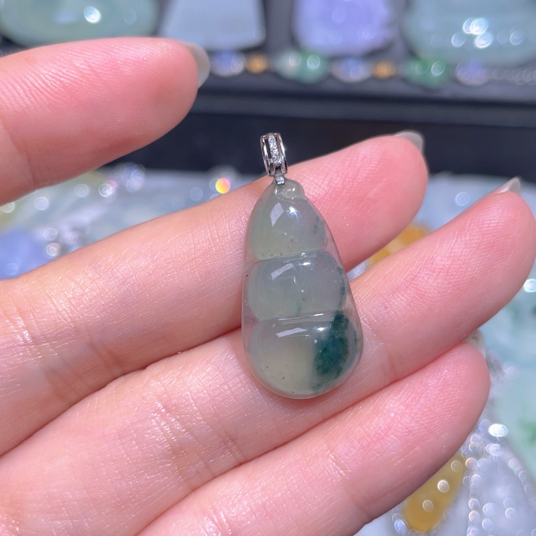 颈饰18K金镶嵌翡翠翡翠