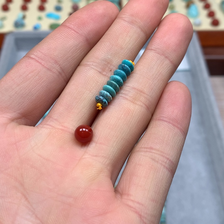 南红玛瑙配饰未镶嵌