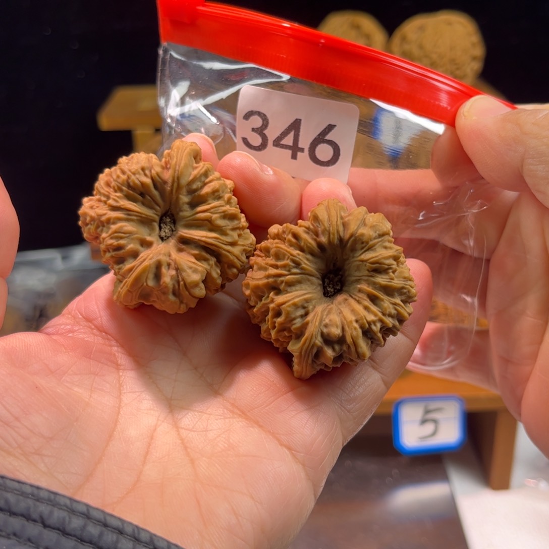 吊坠文玩核桃凹底留疤40