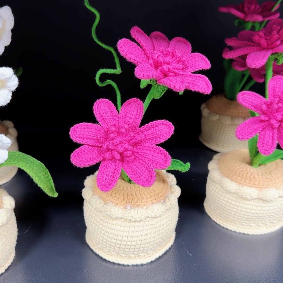 棉手工钩织秋英花盆栽