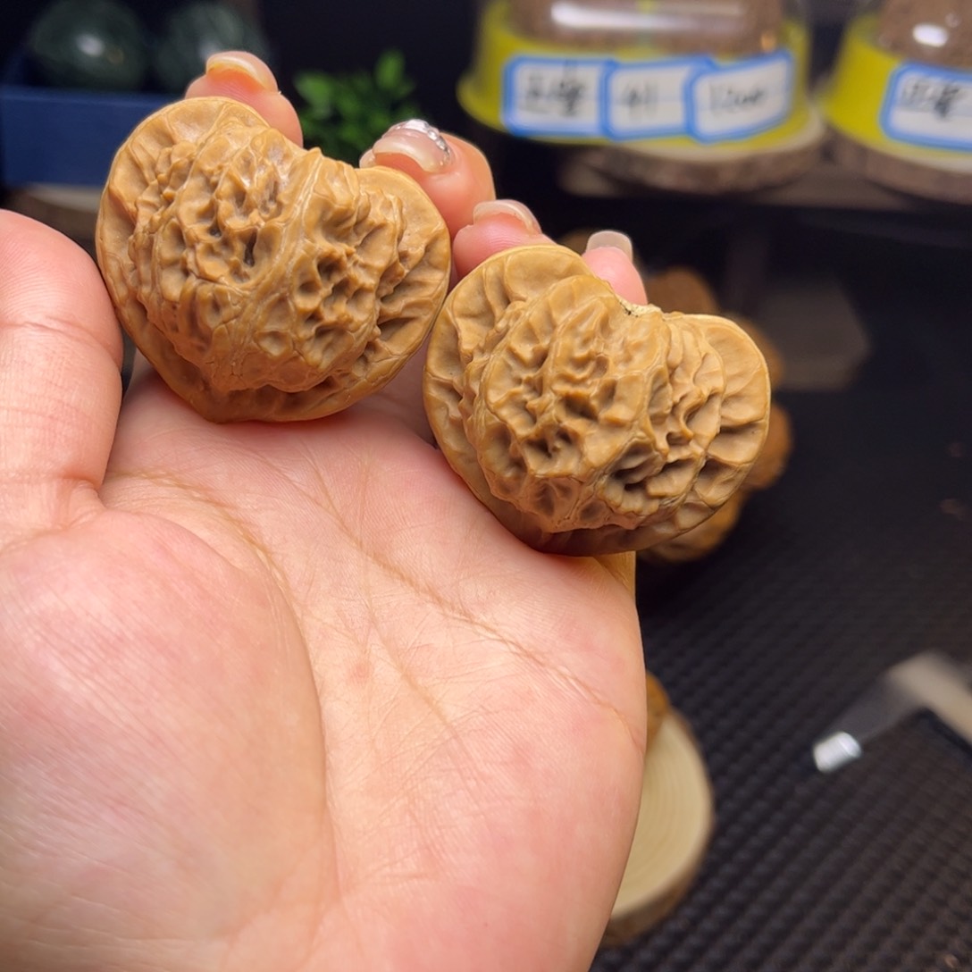 文玩核桃把件（019）高桩宫灯，没有打过药尺寸43
