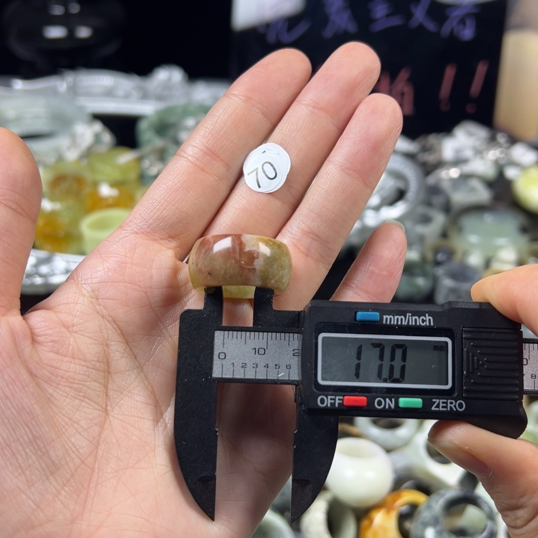 蛇纹石玉未镶嵌戒指