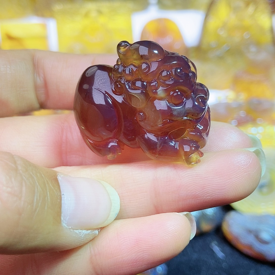 琥珀颈饰未镶嵌貔貅31