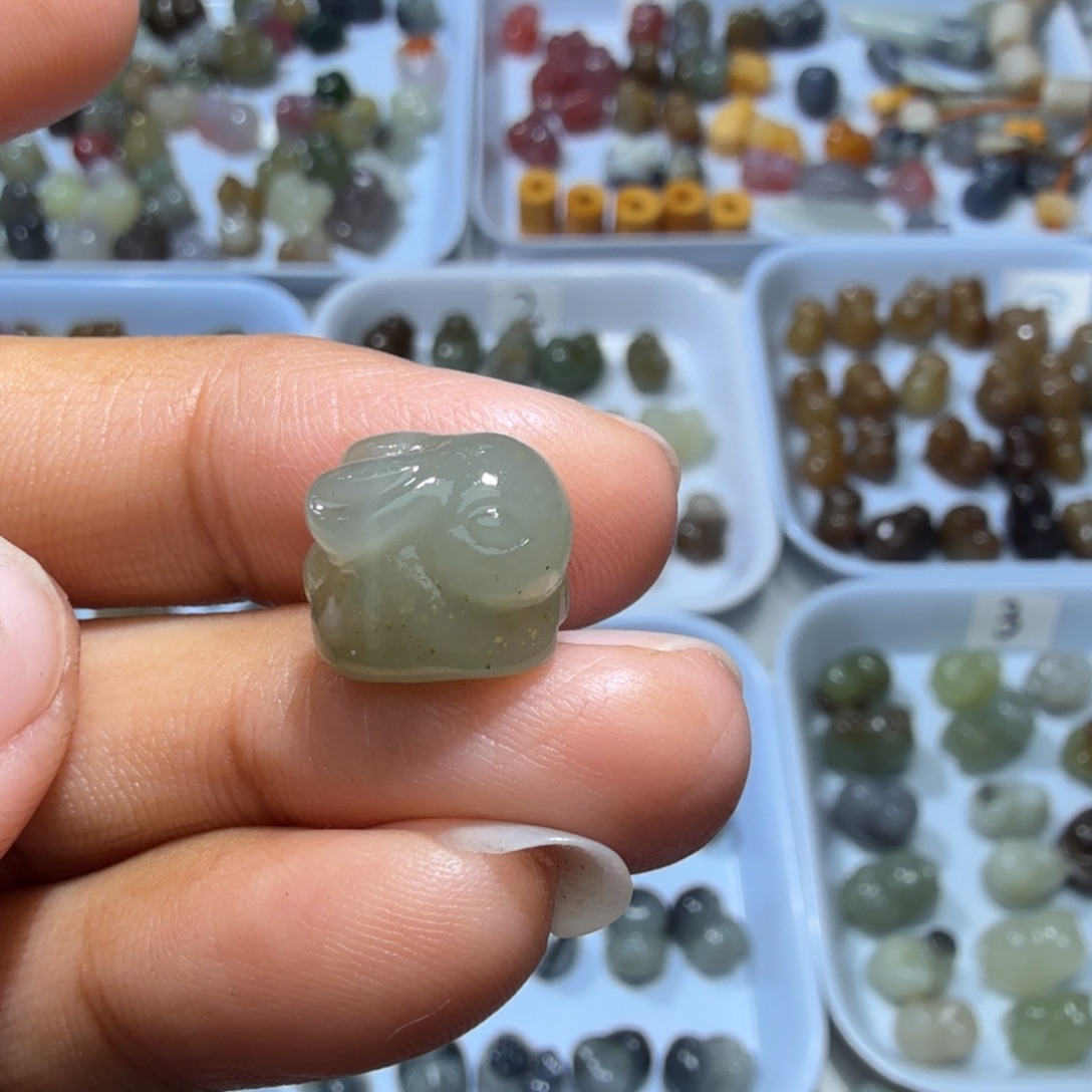 和田玉未镶嵌珠宝奇石