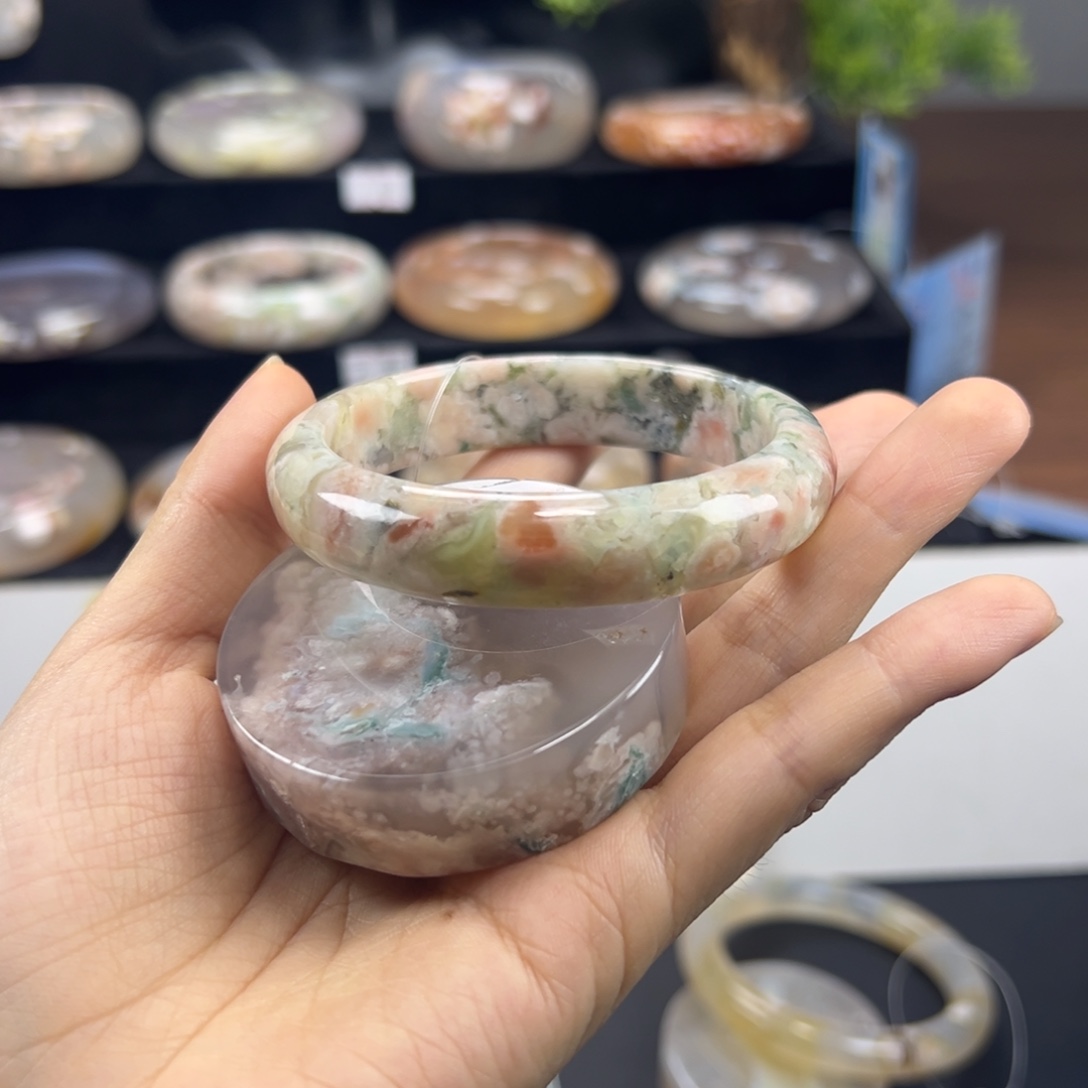 石英质玉未镶嵌手镯