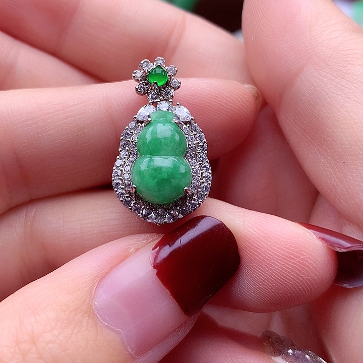 翡翠颈饰银S925镶嵌翡翠