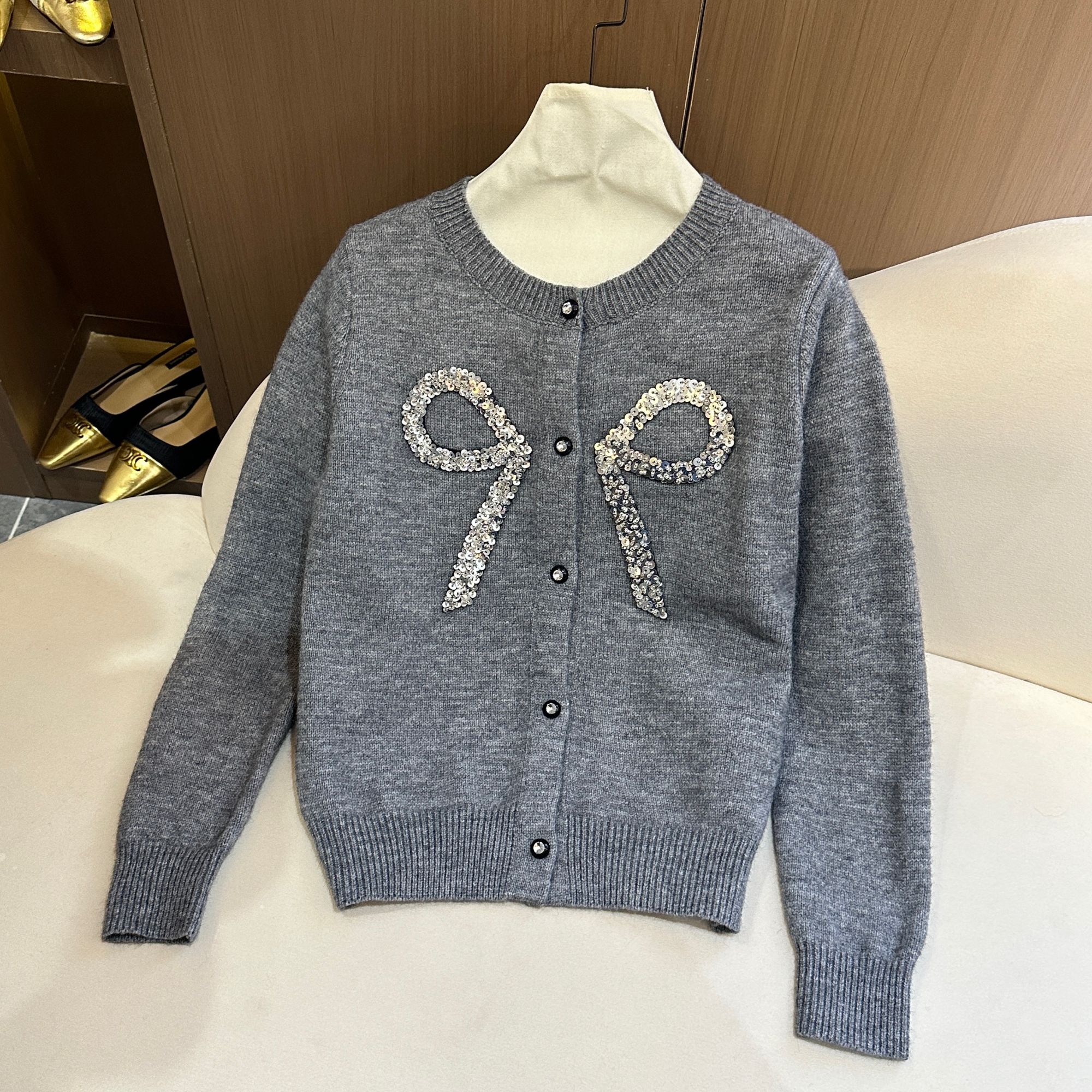 【148】百搭重工女士手工蝴蝶结绣花圆领时尚毛衣DM-A78