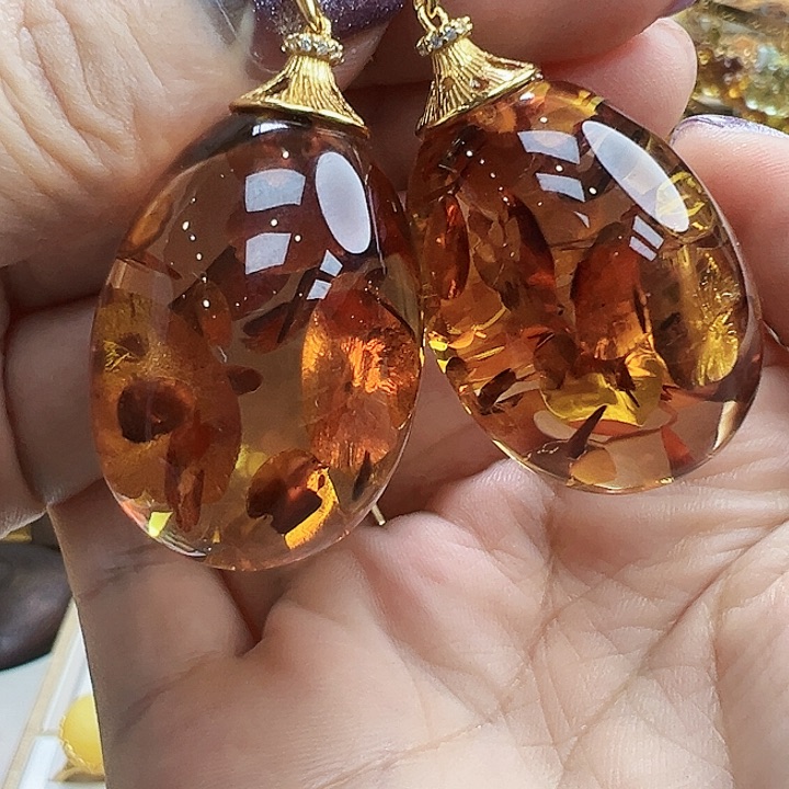 琥珀未镶嵌珠宝奇石