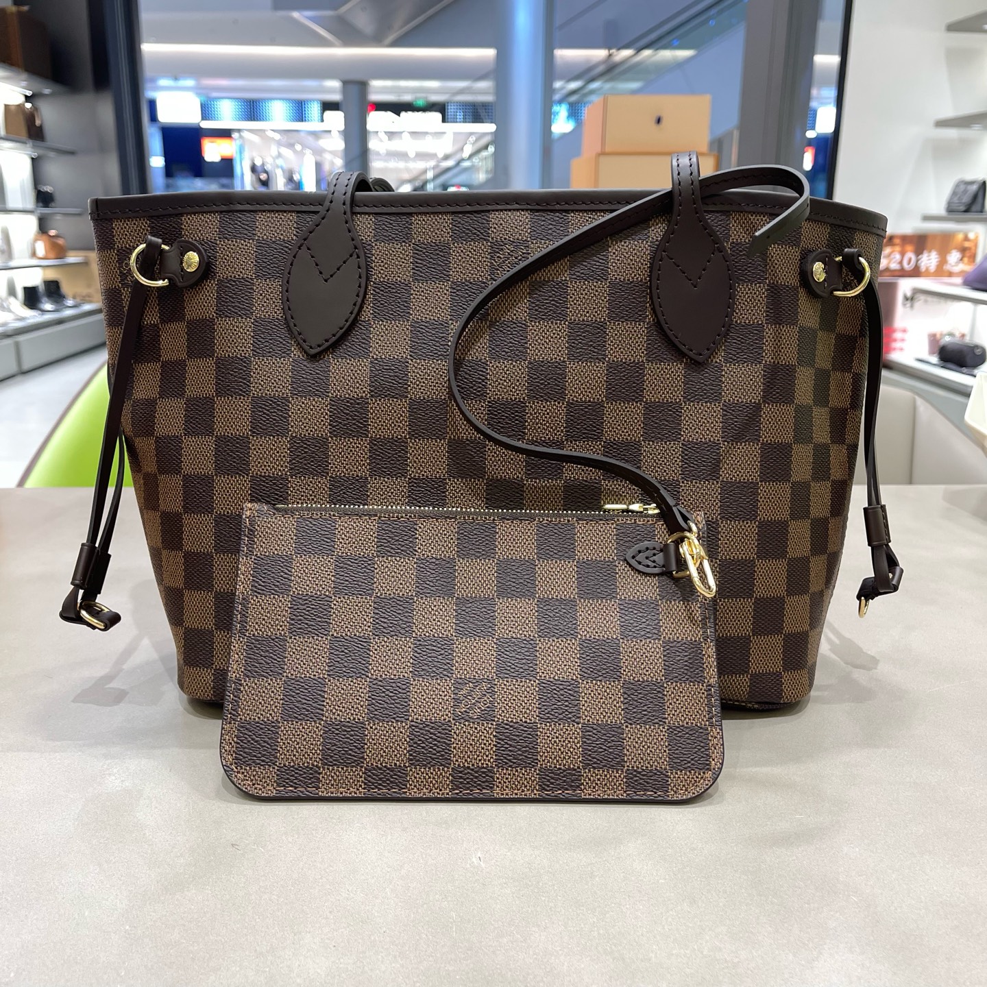 99新 LouisVuitton/路易威登 棋盘格子母购物袋/L46-9