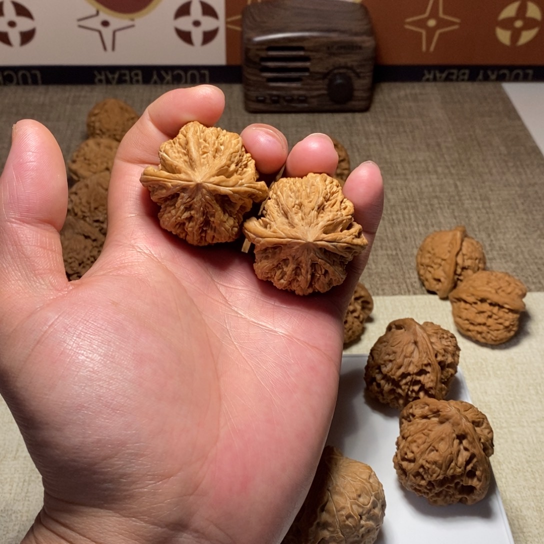 桃核吊坠全品红皮大粗筋43尺寸