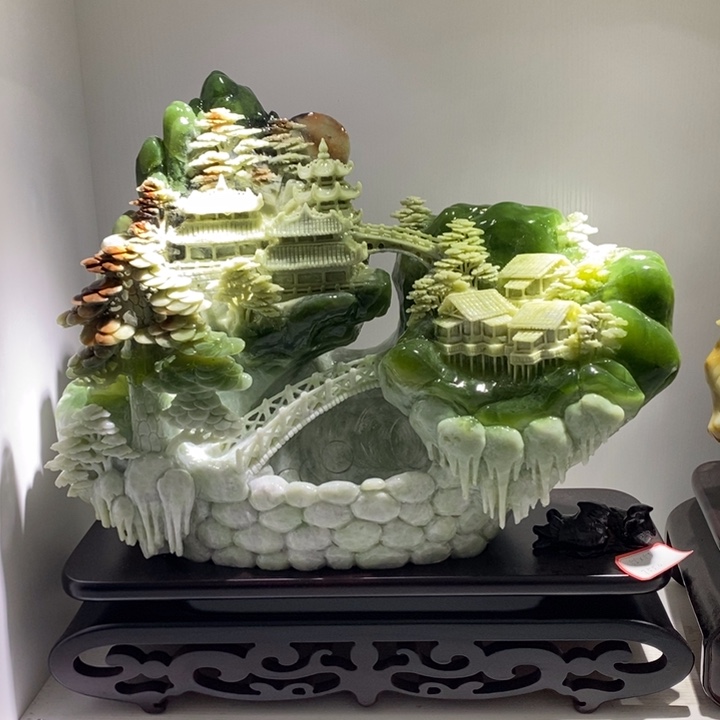 未镶嵌蛇纹石玉（覆膜）珠宝奇石