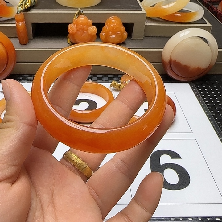 石英质玉（黄龙玉）未镶嵌手镯M*