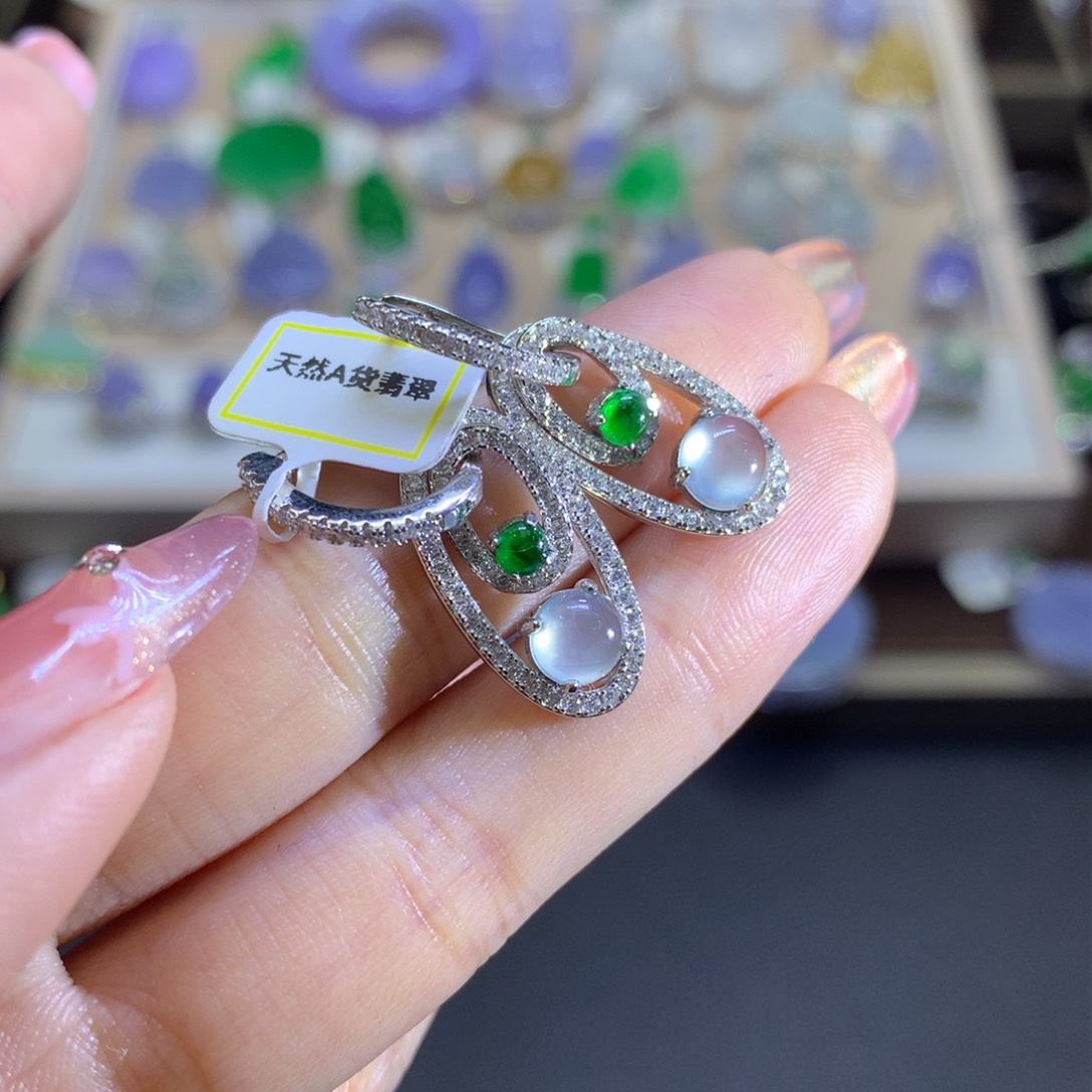 翡翠颈饰银S925镶嵌翡翠吊坠