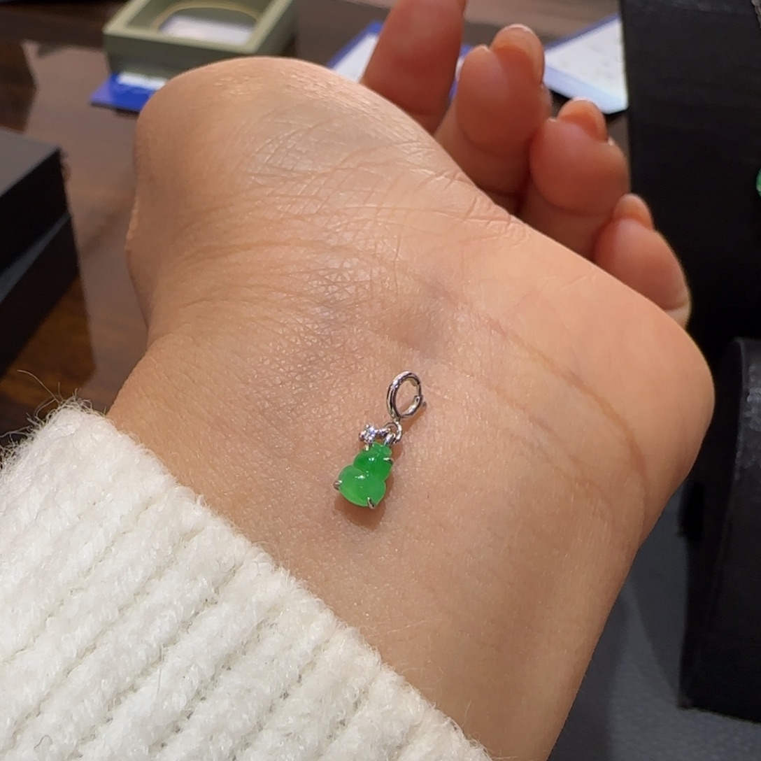 翡翠颈饰18K金镶嵌L葫芦