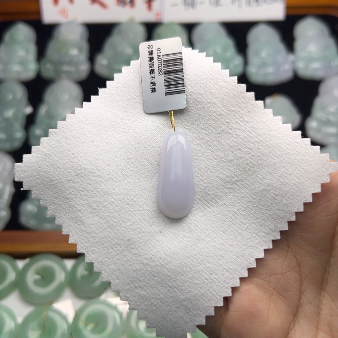 颈饰未镶嵌翡翠福瓜