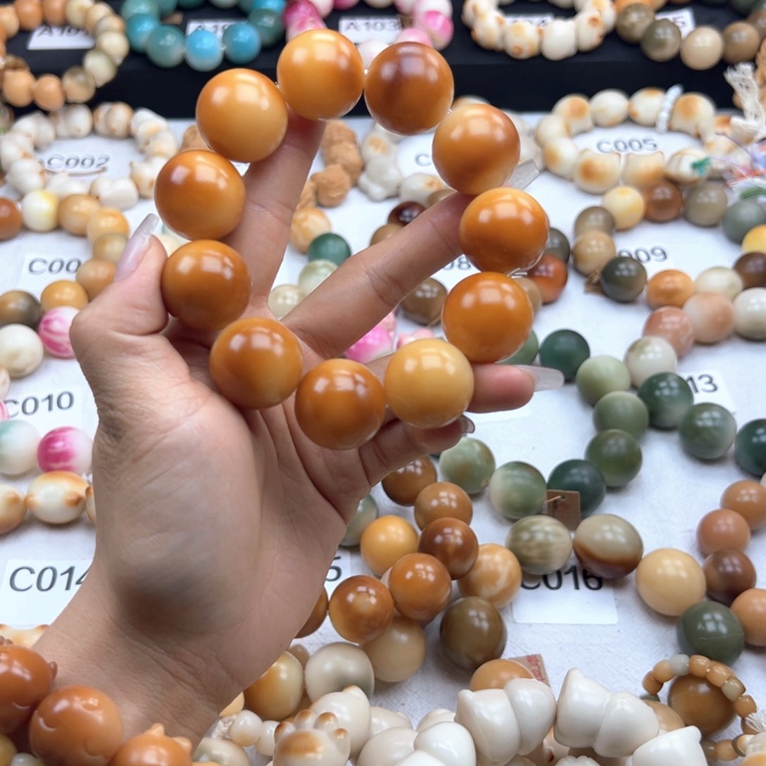 白玉菩提吊坠微瑕24