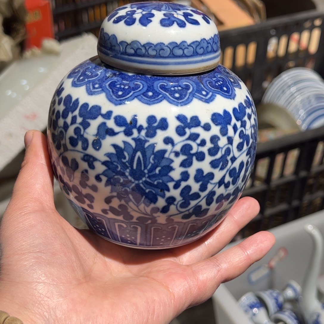 其他陶中号浑水佛莲茶叶罐