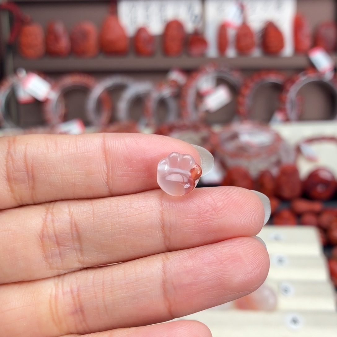 迪***i南红玛瑙未镶嵌颈饰猫爪