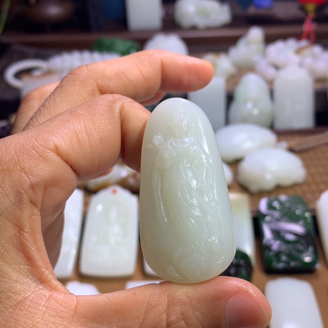 和田玉未镶嵌颈饰